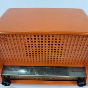 Vintage AM General Electric Radio Model 402