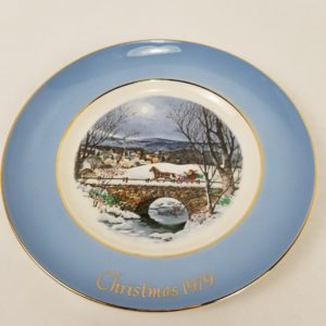 Vintage Avon (1979) Christmas Collectors Plate “Dashing Through the Snow”