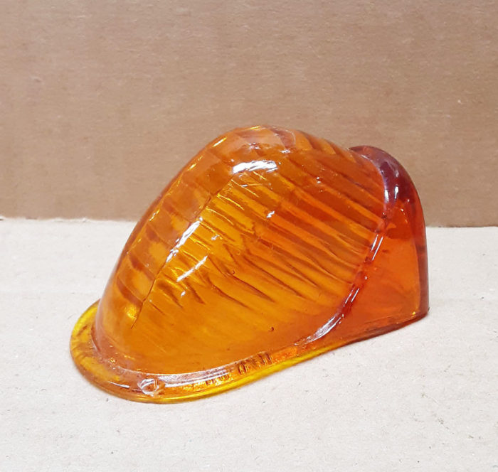 VINTAGE AMBER AUTO LAMP TRUCK LIGHT FENDER MARKER REPLACEMENT GLASS LENSE# 9411