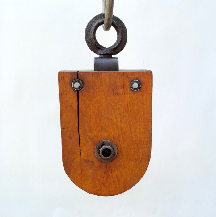 Antique Wooden Block Single Sheave Barn Pulley (067)