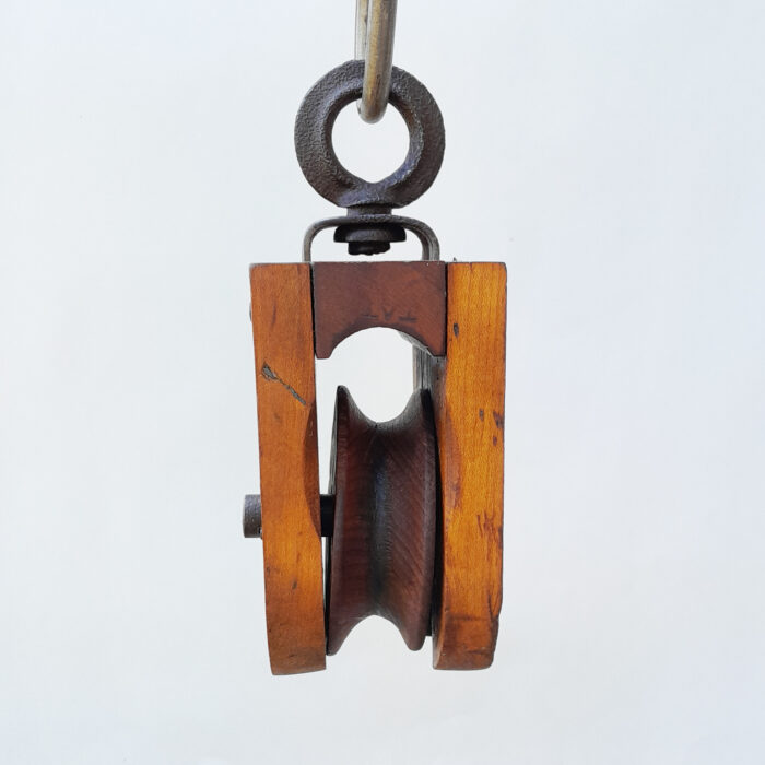 Antique Wooden Block Single Sheave Barn Pulley (067) - Image 4