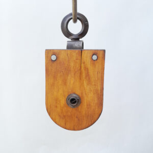 Antique Wooden Block Single Sheave Barn Pulley (070)