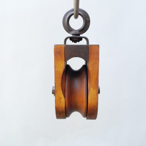 Antique Wooden Block Single Sheave Barn Pulley (070)