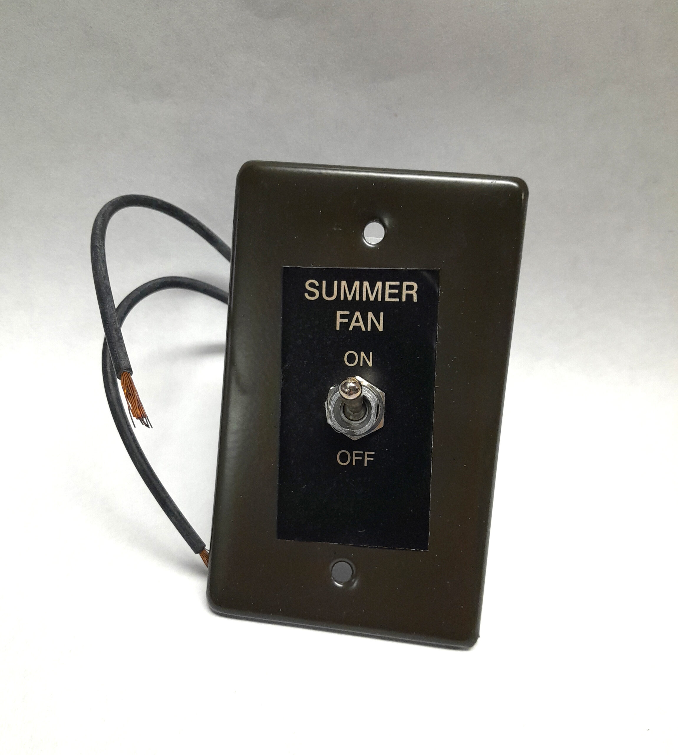 Berko Remote Summer-Winter Fan Switch, model HUHAARFS1.