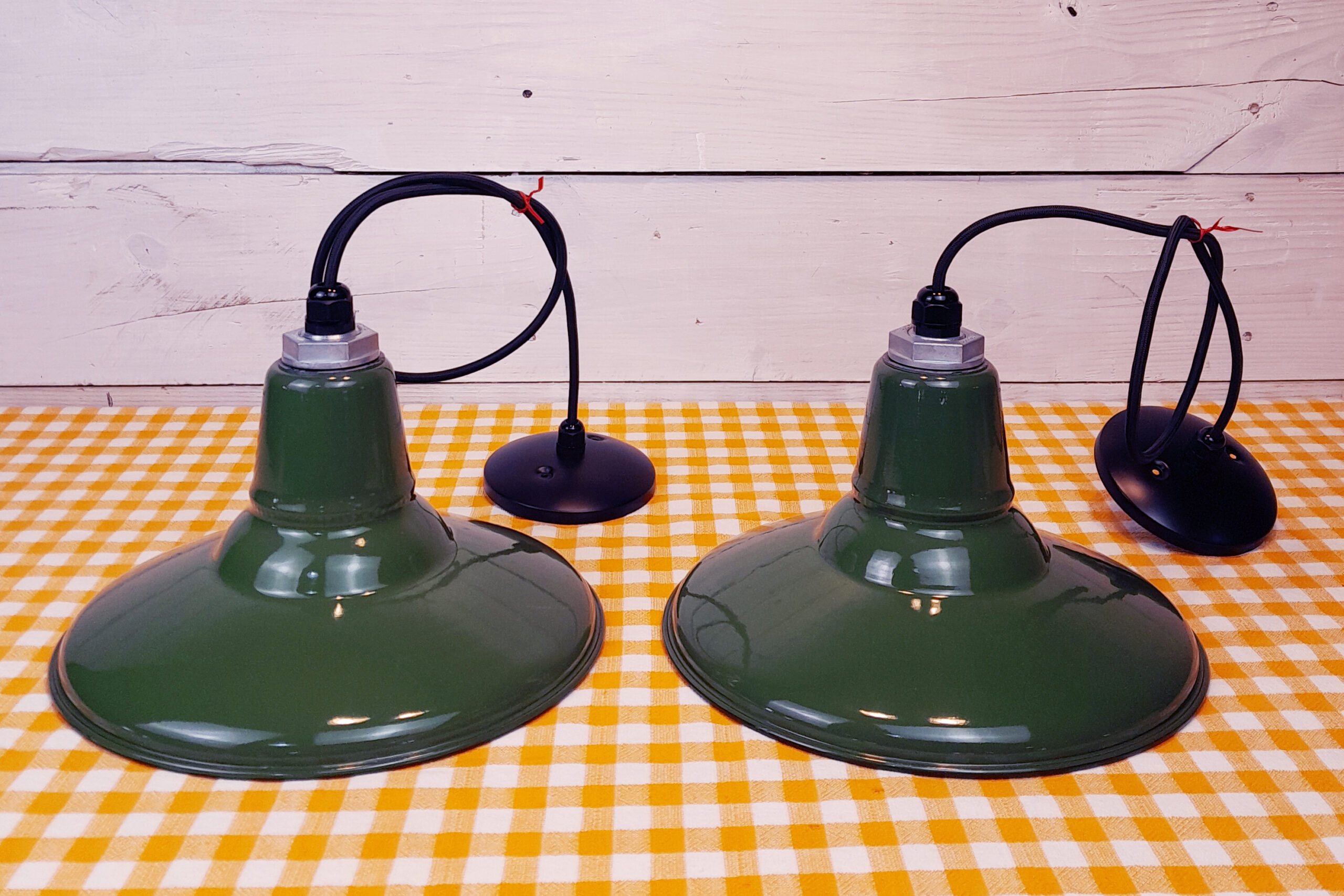 One 1940s Benjamin Green Porcelain Industrial Pendant Light NOS 14” Vintage - Image 4