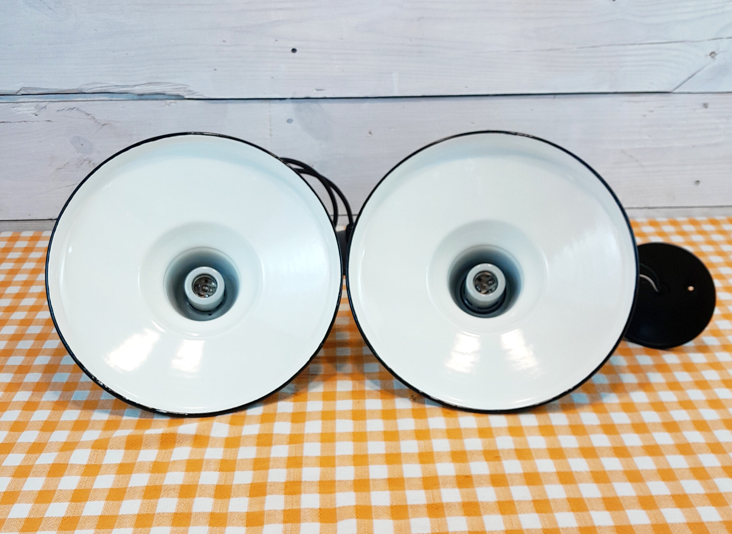 One 1940s Benjamin Green Porcelain Industrial Pendant Light NOS 14” Vintage - Image 5